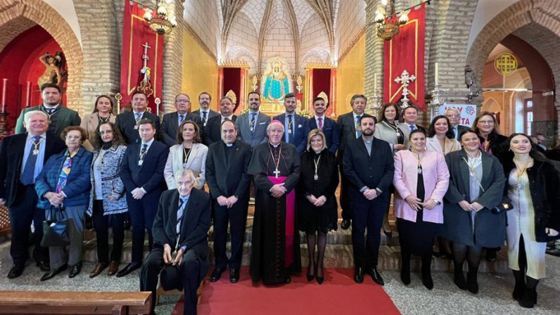 Monseñor Saiz clausura el 350 aniversario de la Hermandad de los Remedios, de Mairena del Alcor