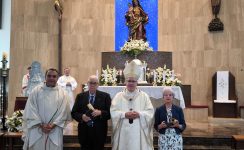 Medallas Pro Ecclesia Hispalense a dos feligreses de la Parroquia Nuestra Señora de la Oliva, de Dos Hermanas