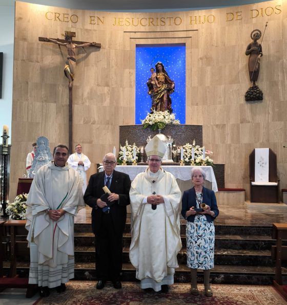 Medallas Pro Ecclesia Hispalense a dos feligreses de la Parroquia Nuestra Señora de la Oliva, de Dos Hermanas