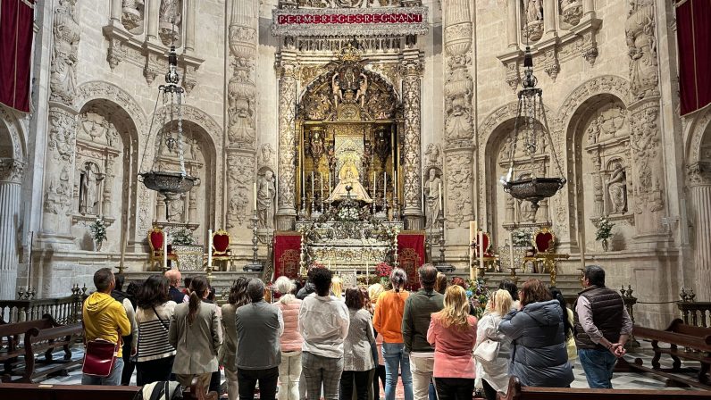 Privadas de libertad y voluntarios de la Pastoral Penitenciaria visitaron la Catedral de Sevilla